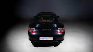 Image 30/35 de Porsche 911 Carrera 4 (2001)