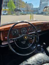 Image 12/18 of Jaguar S-Type 3.8 (1964)