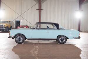 Image 9/91 of Mercedes-Benz 280 SE (1970)