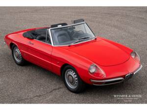 Image 12/29 of Alfa Romeo 1600 Spider Duetto (1967)
