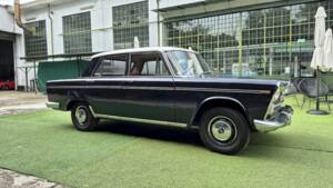 Afbeelding 7/47 van FIAT 2300 (1961)