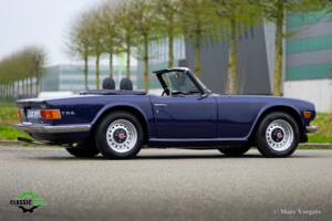Image 19/42 of Triumph TR 6 PI (1972)