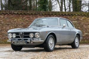 Image 7/50 de Alfa Romeo Giulia GT 1300 Junior (1972)
