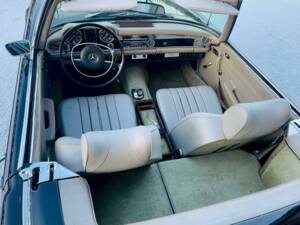 Image 17/35 of Mercedes-Benz 280 SL (1970)