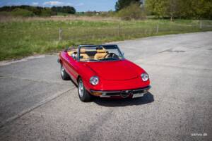 Afbeelding 9/42 van Alfa Romeo 2000 Spider Veloce (1980)
