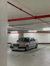Immagine 12/49 di Mercedes-Benz 190 E (1990)