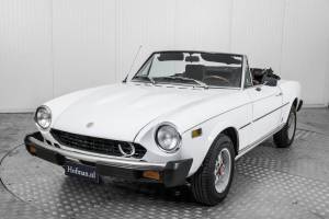 Image 18/50 of FIAT 124 Spider CS1 (1977)
