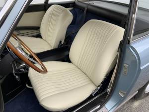 Imagen 9/25 de Ferrari 330 GTC (1967)