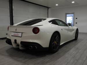 Image 3/15 de Ferrari F12berlinetta (2013)