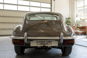 Image 4/15 de Jaguar E-Type (1969)