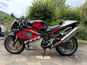 Immagine 2/40 di Honda VTR 1000 SP2 (2005)