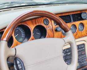 Imagen 12/21 de Jaguar XKR (2001)