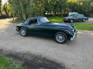 Immagine 4/12 di Jaguar XK 150 3.4 S OTS (1959)