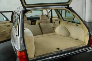 Image 32/49 of Mercedes-Benz 230 TE (1981)