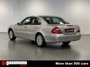 Bild 8/15 von Mercedes-Benz E 240 (2002)