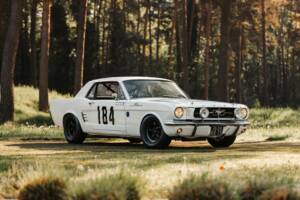 Image 3/19 of Ford Mustang Notchback (1965)