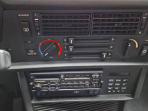 Image 18/33 of BMW M 635 CSi (1987)