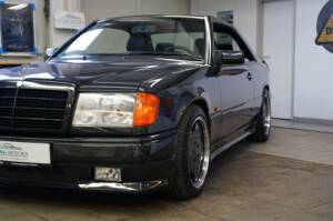Afbeelding 6/35 van Mercedes-Benz 300 CE-24 (1992)