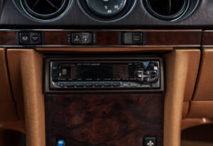 Bild 17/27 von Mercedes-Benz 380 SL (1984)