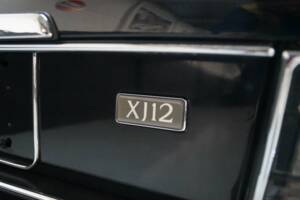 Image 13/47 of Jaguar XJ12 6.0 (1994)