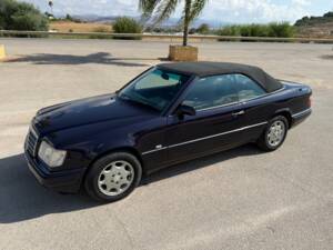 Image 10/30 of Mercedes-Benz E 200 "Final Edition" (1997)