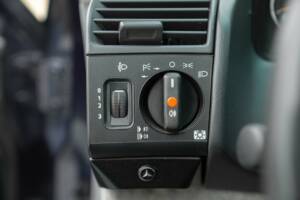 Image 43/50 of Mercedes-Benz SL 320 (1995)