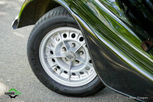 Image 38/54 of Morgan Plus 8 (1992)