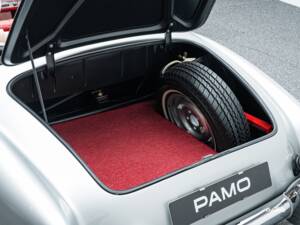 Image 15/44 of Mercedes-Benz 190 SL (1957)