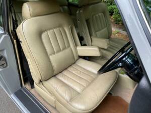 Bild 29/50 von Bentley Corniche (1980)