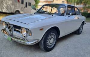 Image 13/39 of Alfa Romeo Giulia GT 1300 Junior (1970)