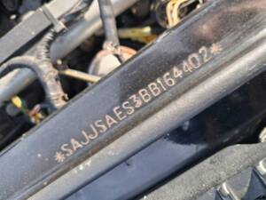 Image 27/41 of Jaguar XJRS 6.0 (1990)