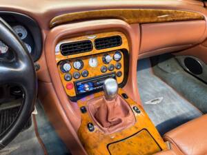 Bild 21/26 von Aston Martin DB 7 Vantage Volante (2003)
