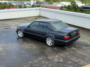 Bild 8/20 von Mercedes-Benz E 500 Limited (1994)