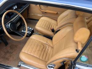 Image 8/28 of BMW 3.0 CS (1975)