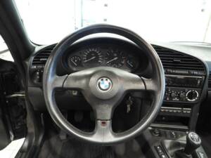 Afbeelding 4/10 van BMW 320i (1994)