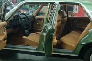 Image 16/50 de Mercedes-Benz 350 SE (1975)