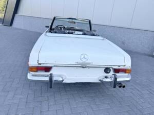 Image 11/50 of Mercedes-Benz 280 SL (1970)
