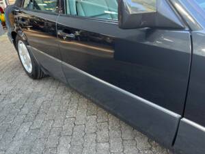 Imagen 37/64 de Mercedes-Benz E 500 (1993)