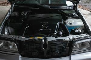 Image 3/48 of Mercedes-Benz C 55 AMG (1998)