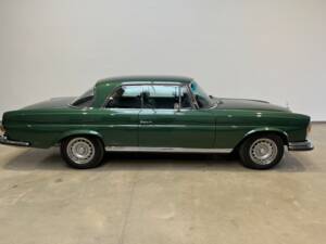 Imagen 2/32 de Mercedes-Benz 280 SE 3,5 (1969)