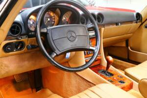 Image 22/25 of Mercedes-Benz 560 SL (1986)