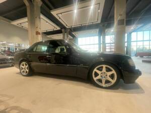 Immagine 4/8 di Mercedes-Benz 500 E (1996)