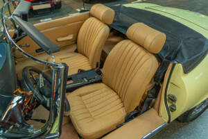 Image 21/28 of Jaguar E-Type V12 (1974)