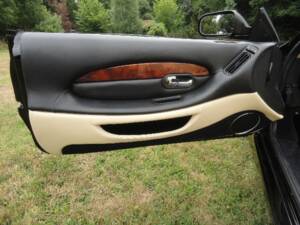 Image 22/30 de Aston Martin DB 7 Vantage Volante (2003)