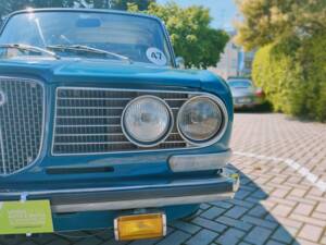Image 7/10 of Lancia 2000 (1971)