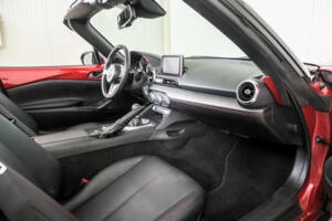 Image 12/50 of Mazda MX-5 2.0 (2018)