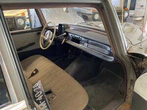 Image 17/33 de Mercedes-Benz 190 c (1964)