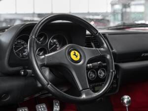 Afbeelding 18/24 van Ferrari F 355 Berlinetta (1994)