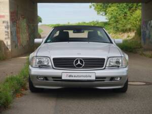 Image 31/50 of Mercedes-Benz SL 500 (1900)