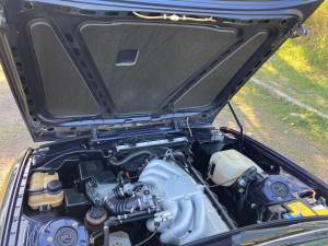 Image 20/23 of BMW 320i (1989)
